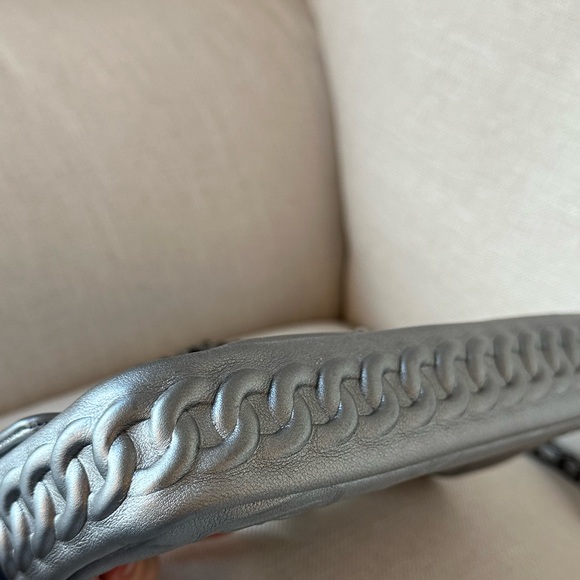 CHANEL Silver Quilted Shoulder Bag - Picture 5 of 10